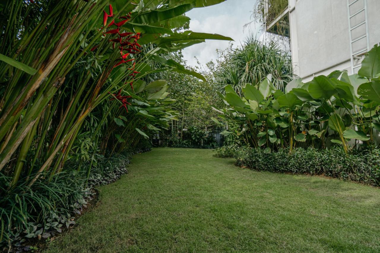 Rimbun Canggu Hotel Екстер'єр фото